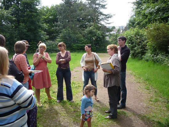 Vor Ort am neuen Standort für einen Kinderspielplatz auf Voerde-Nord
